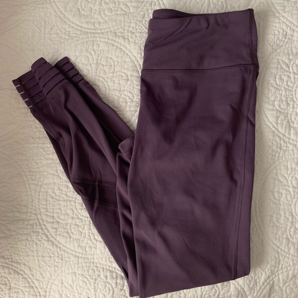 Yogalicious purple leggings